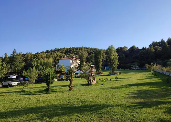Nikos Apartments
