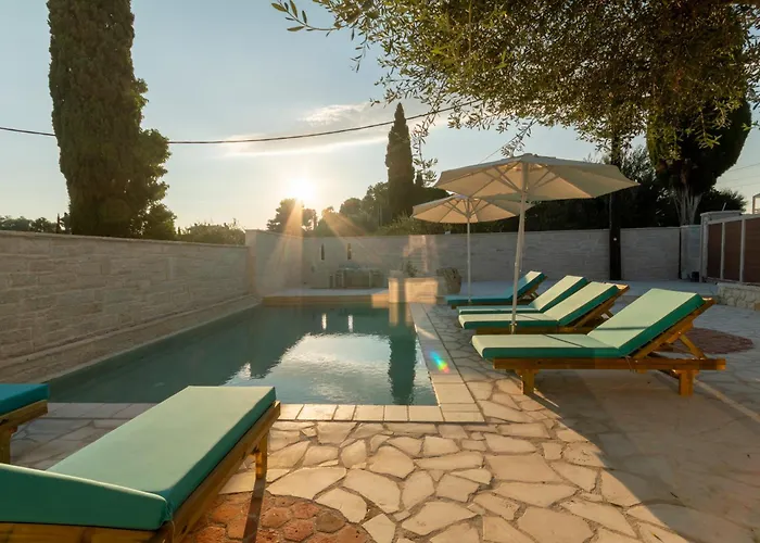 Luca Mare Bed & Breakfast Gouvia