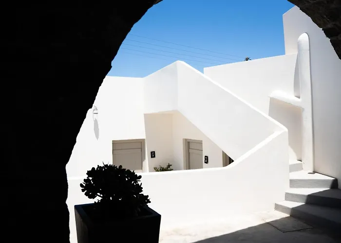 Noir Santorini