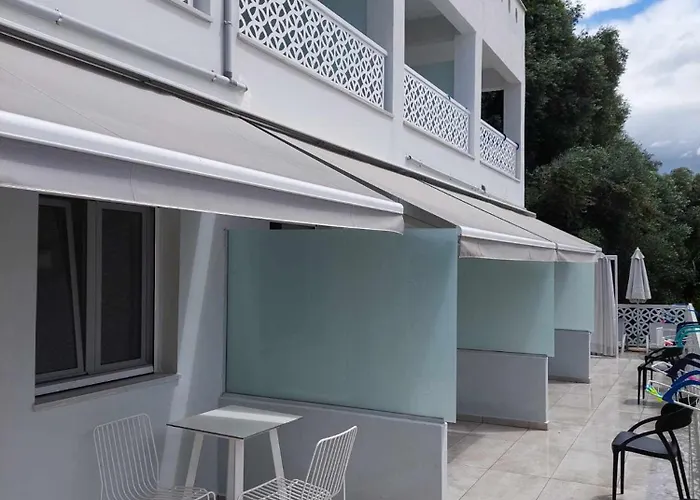 Theros Stylish Suites