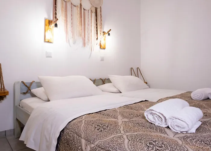 Onar Syros - Rustic Rooms