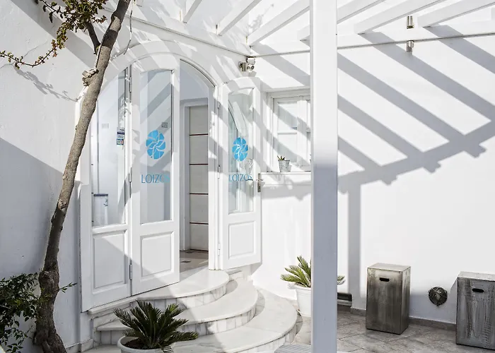 Loizos Stylish Residences Fira 