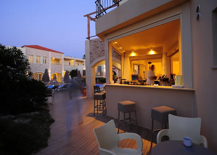 Maravel Star Art Hotel