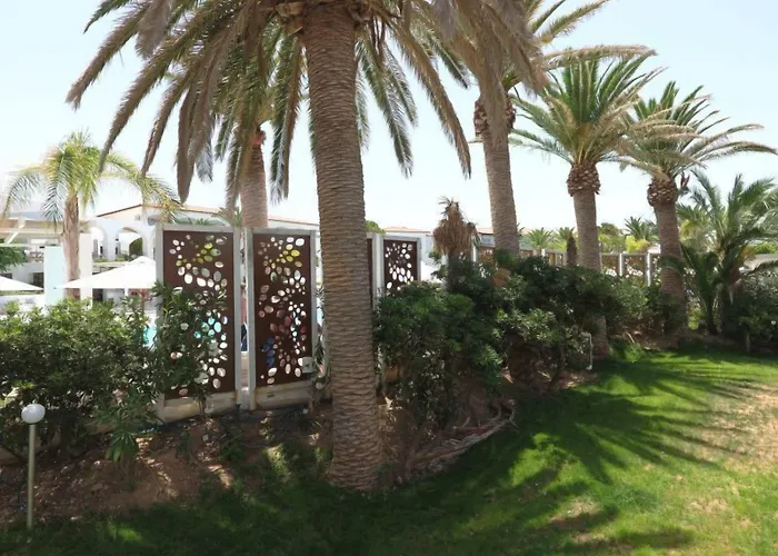 Maravel Star Art Hotel