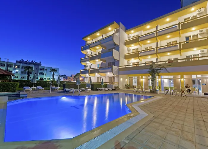 Trianta Apartments
