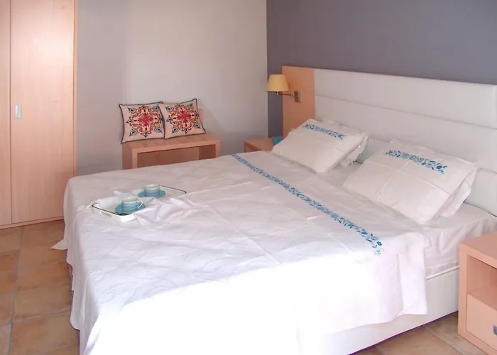 Enalia Gi Aparthotel Λίμνη