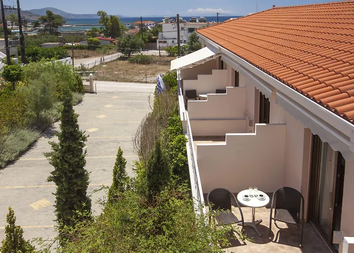 Ξενοδοχείο Κυνίσκα Πλύτρα
