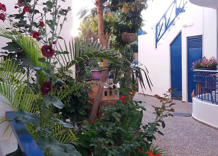 Psaras Apartments Stalida