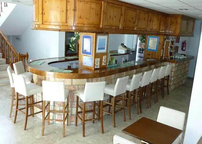 _Kamari Bay Hotel