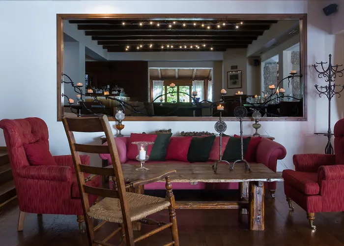 Country Club & Suites