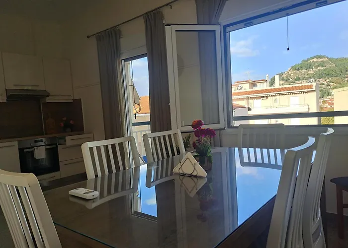 Nafpaktos Beach Luxury Suites