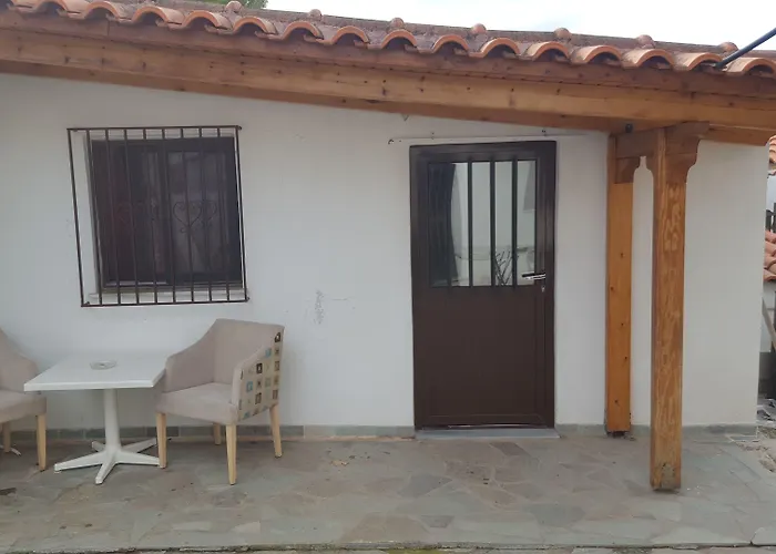G-George Apartments By The Sea And Airport