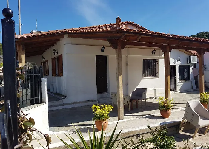 G-George Apartments By The Sea And Airport