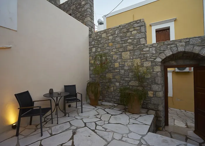 Kaminos Boutique Hotel