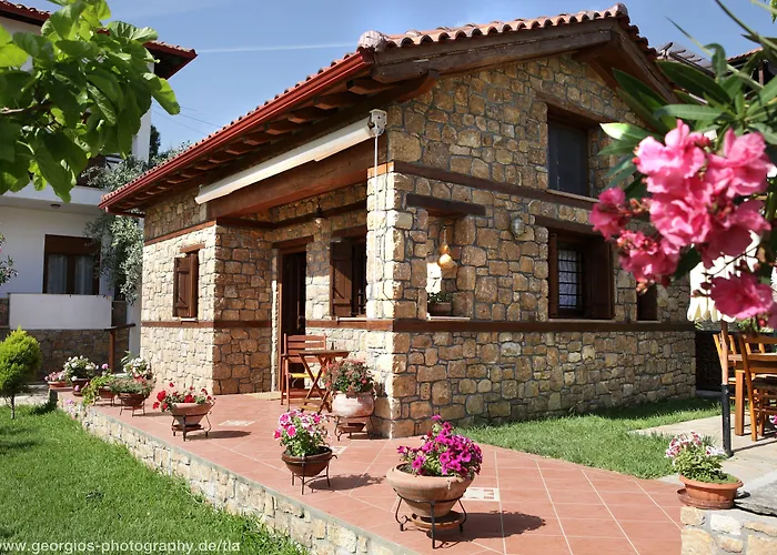 Kamares House Apartments & Studios