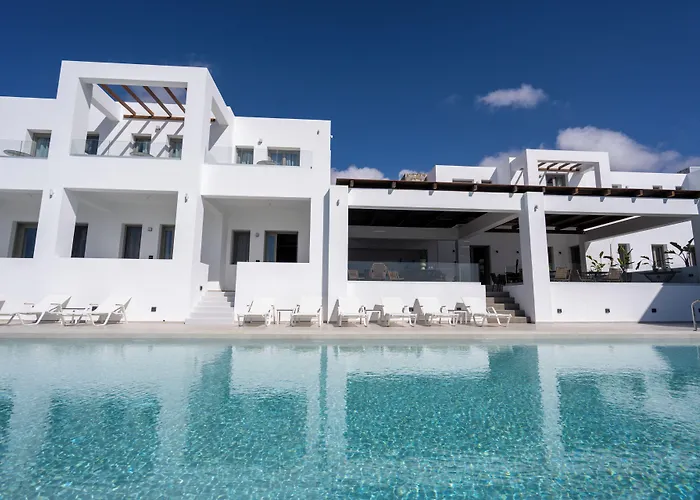 Kouros Blanc Resort & Suites