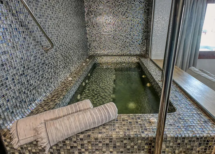 Splendour Hotel And Suites Firostefani