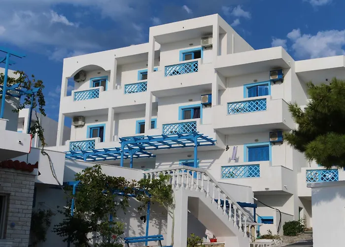 Castelia Bay Hotel Amoopi