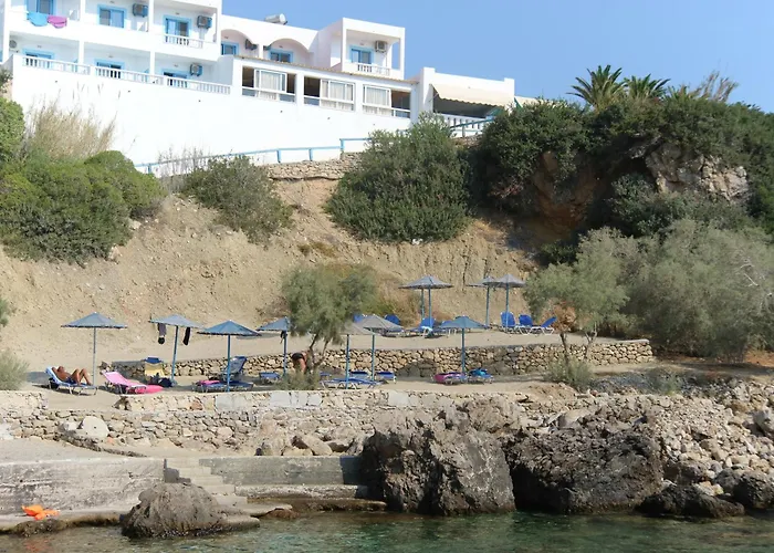 Castelia Bay Hotel Amoopi
