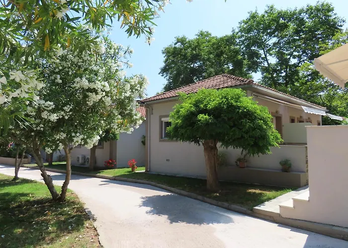 Aroma Beach Bungalows