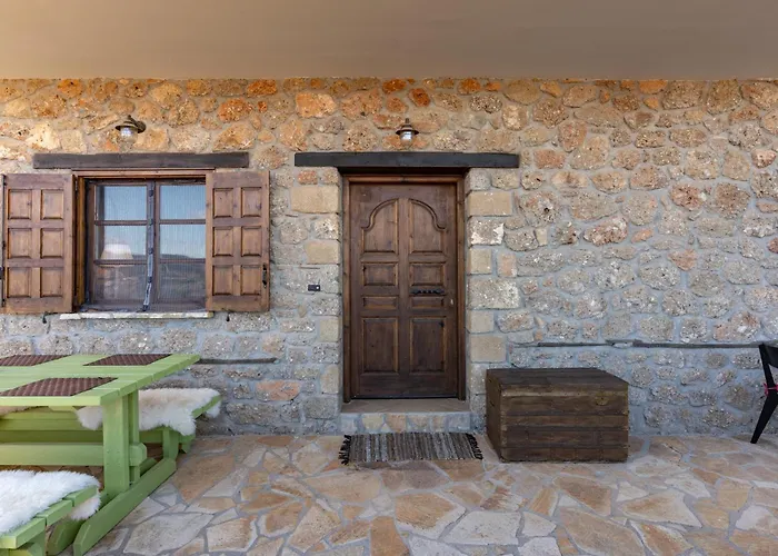 Petrino Lodge Stone Mountain Retreat
