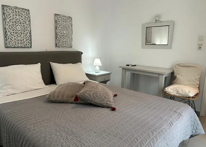 Pension Violeta Studio Residence At Livadia Beach
