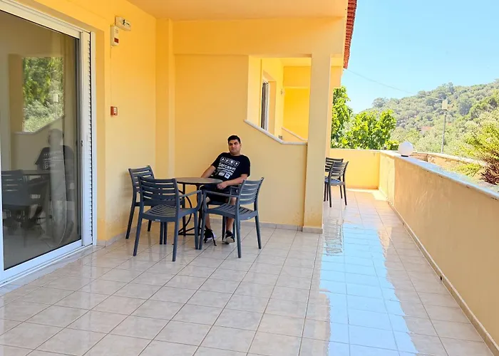Limnionas Bay Village