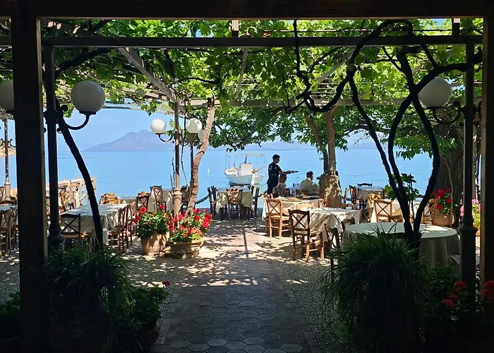 Mouria Pension Rooms & Studios