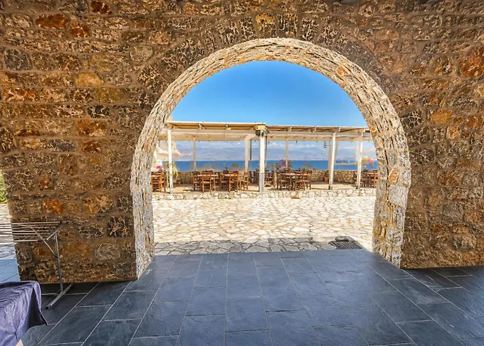 Lalloudes Hotel Mani Έξω Νύμφιο