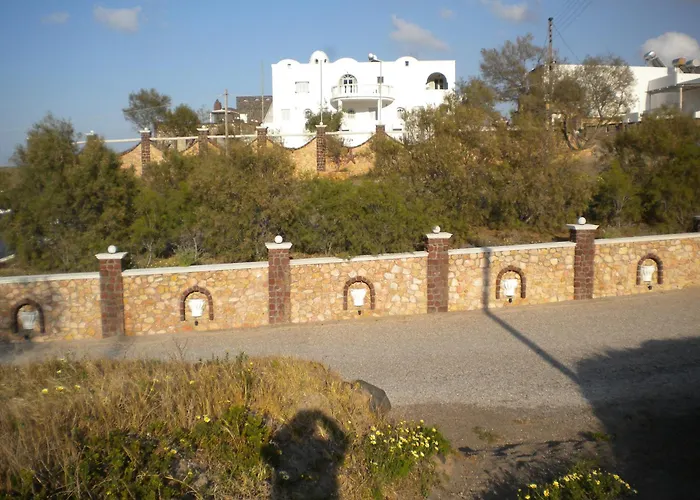 Starlight Luxury Seaside Villa & Suites