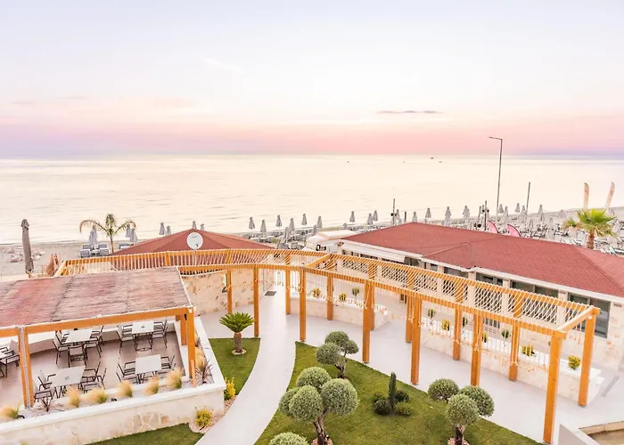 Hotel Golden Sun Néa Meságkala
