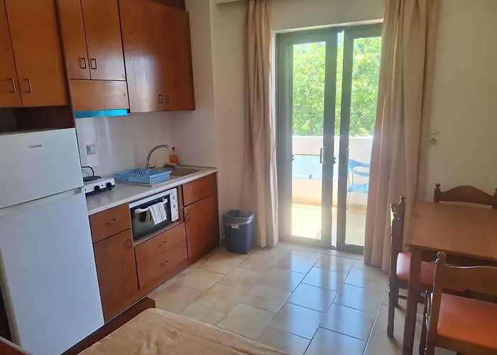 Captain Yiannis Studios & Apartments