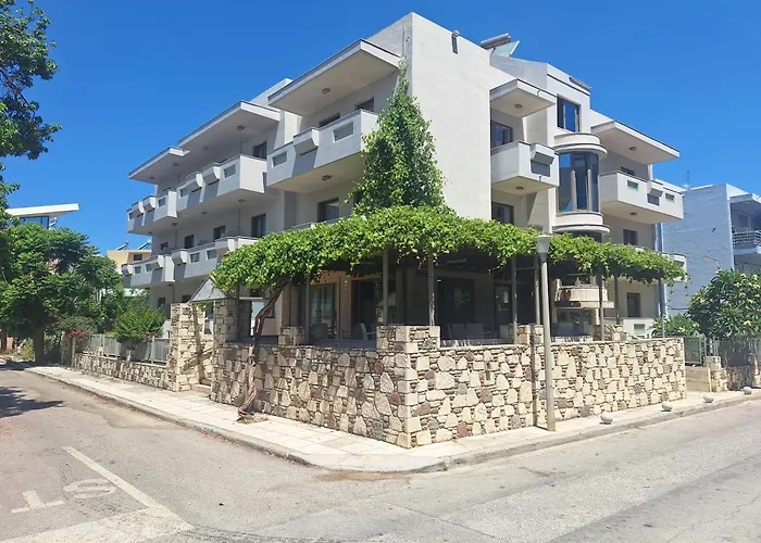 Captain Yiannis Studios & Apartments