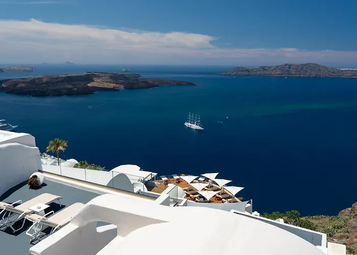 Sun Rocks Boutique Hotel - Caldera View Suites & Sunset Dining Experience