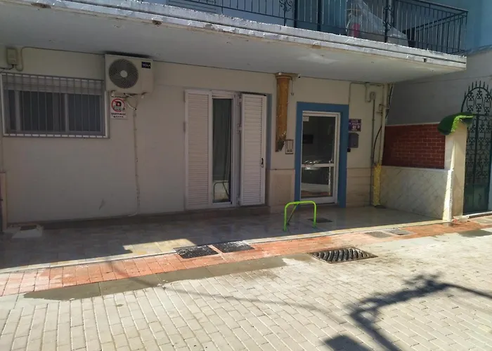 Ρήγας: Όμορφα στο Μεσολόγγι, Διαμέρισμα Β2