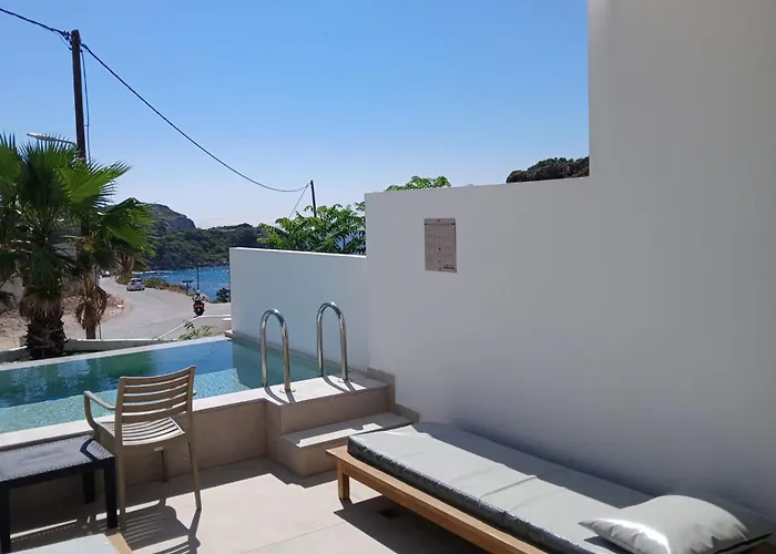 Ladiko Suites -