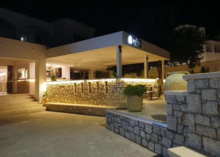 Ladiko Suites -