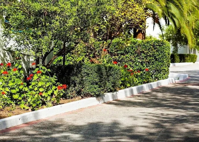 Xenios Port Marina Hotel