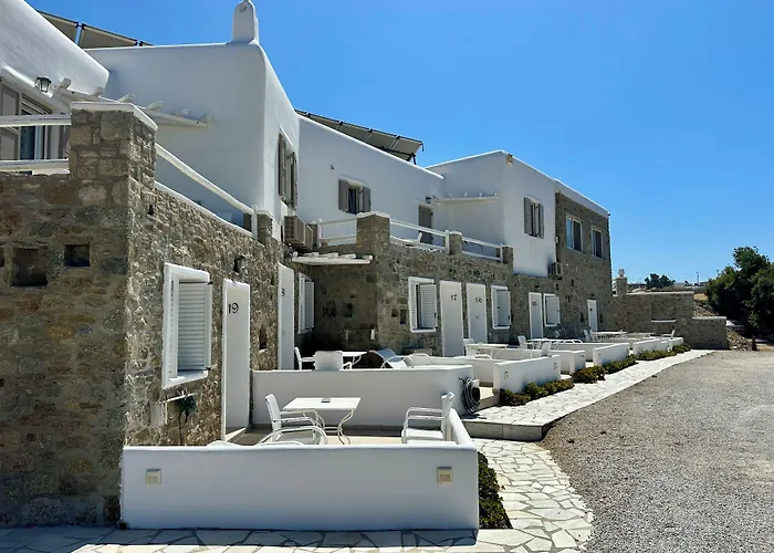 Eleni'S Village Suites