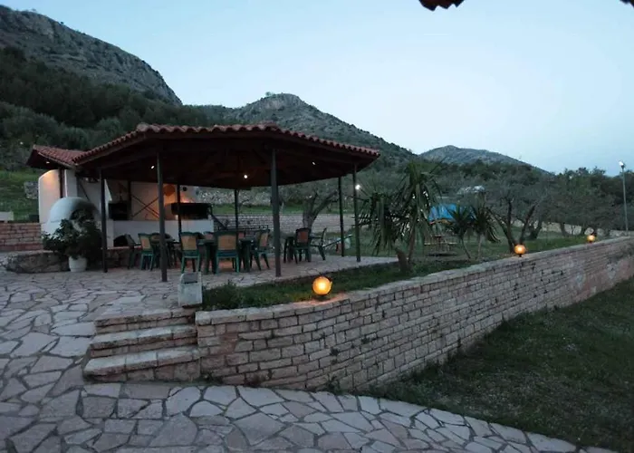 Almini Apartments Πλαταριά