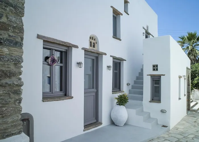 Tutti Blu Tinos Living Space Μέση
