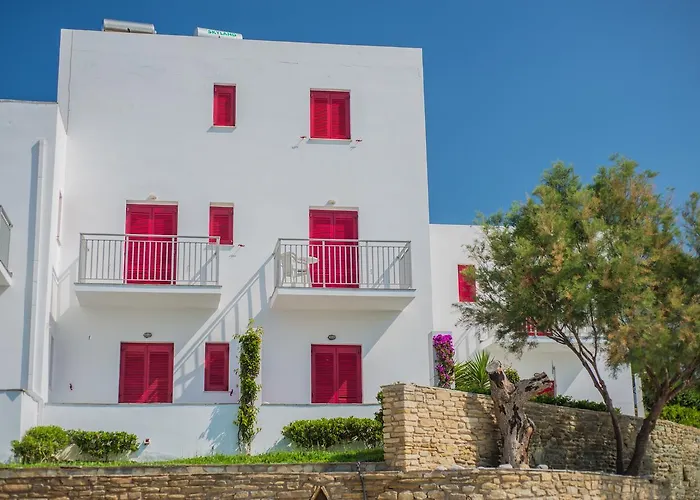Ostria Hotel & Apartments Γαύριο