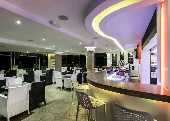 Amphitriti Hotel Pefki 