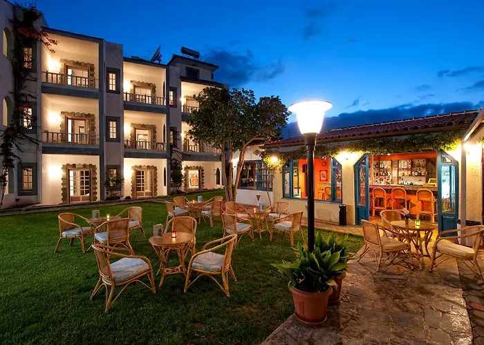 Fan Apartments