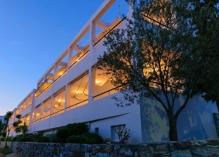 Junior Hotel
