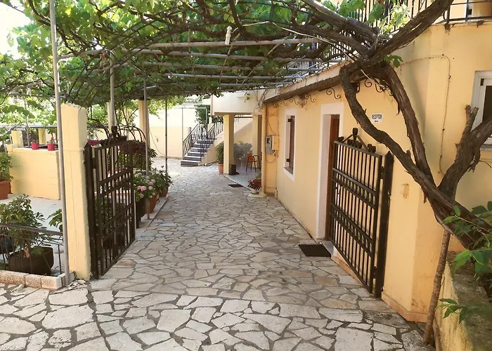 Bungalows Niki Acharavi 