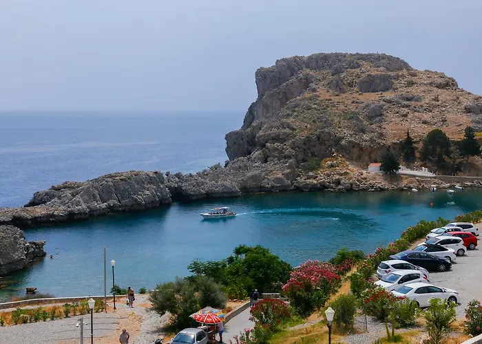 St. Paul'S Bay View Suites