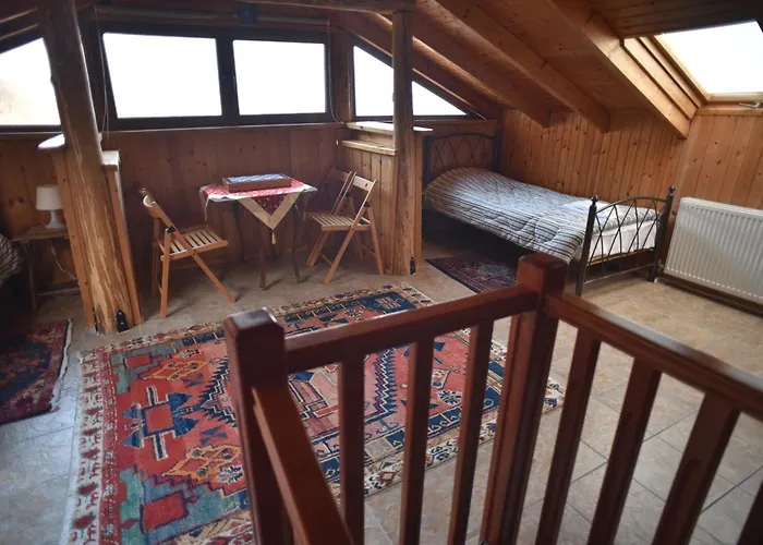 Santa Marina Guesthouse