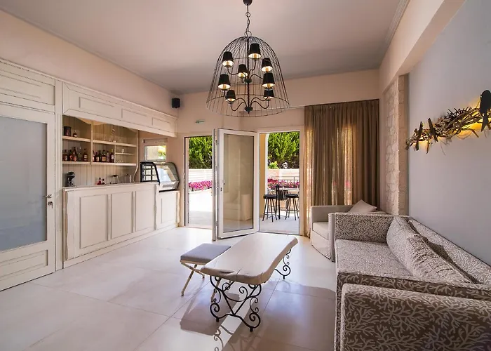 Neikos Mediterraneo Luxury Suites Χανιώτη