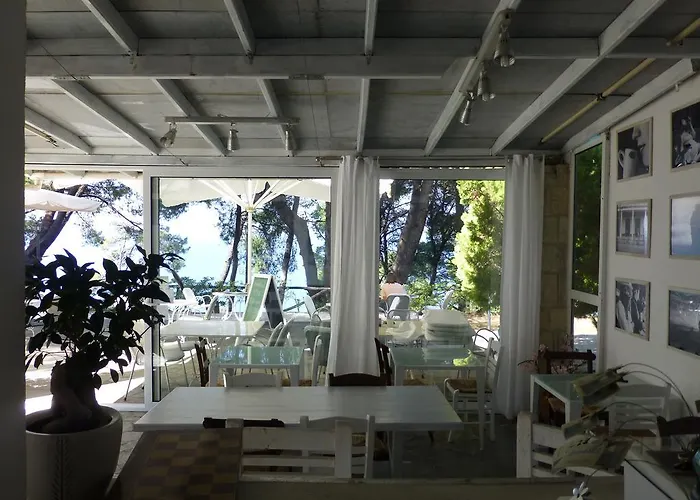 Dryades Hotel